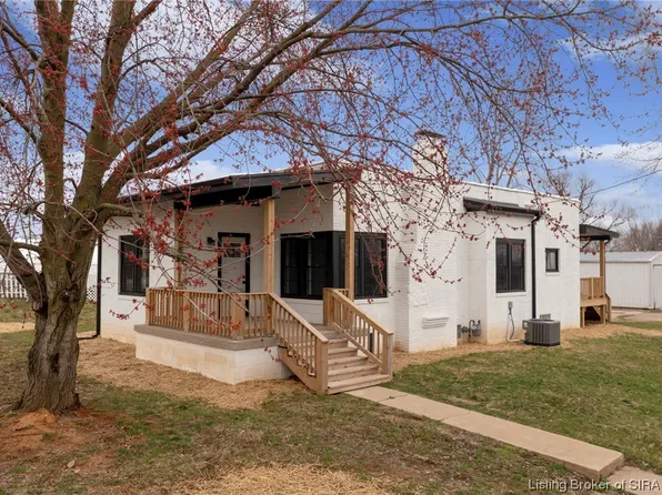 1116 W Mulberry Street, Salem, IN 47167