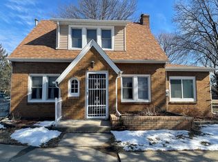 6450 Old River Rd, Rockford, IL 61103