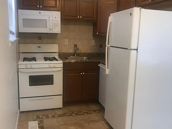 4th image of 2025 Beyer Ave #1