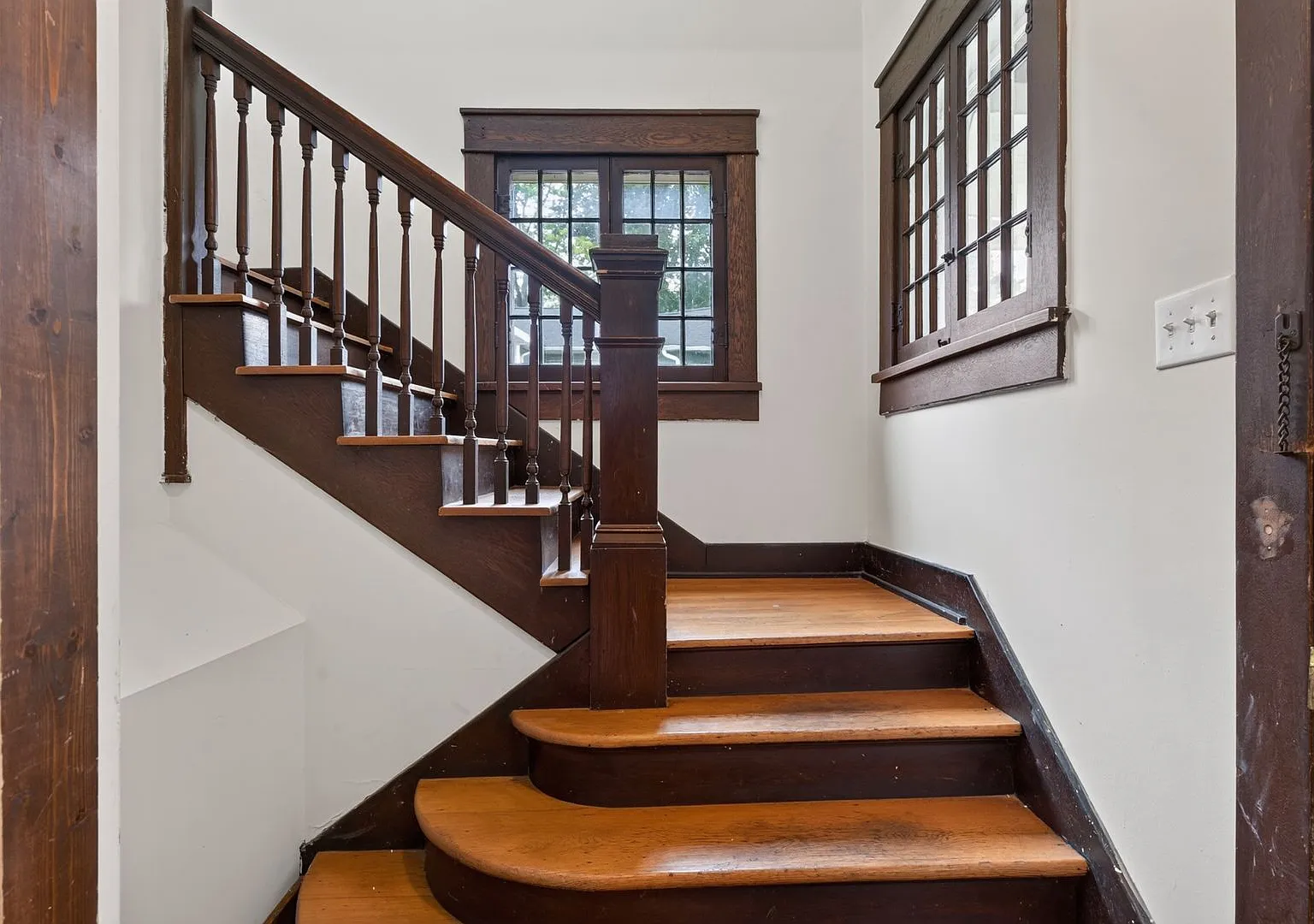 600 E 2nd St - 5Bedroom/2Bath - Close to campus! — Photo 4