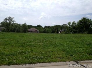 45 Woodcrest Dr, Bethalto, IL 62010