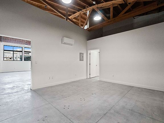 3rd image of 1901 S Pacific Ave #4
