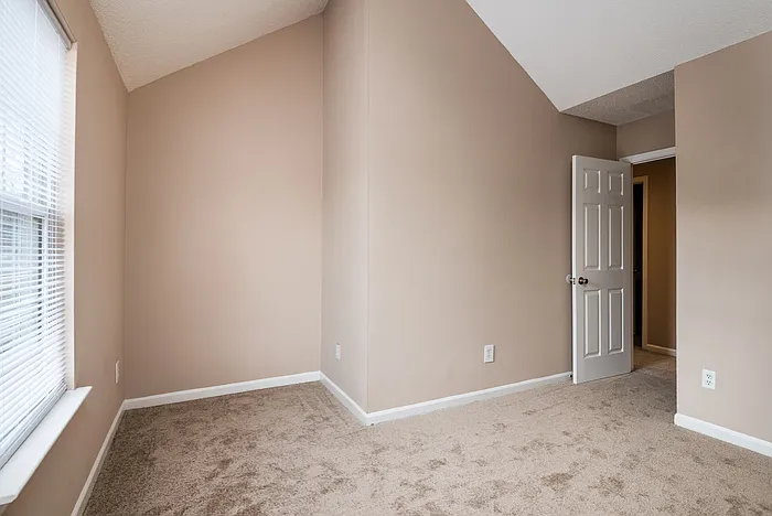 951 Grass Hollow Ct — Photo 17