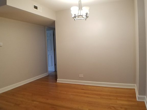 4th image of 16W611 Mockingbird Ln APT 108