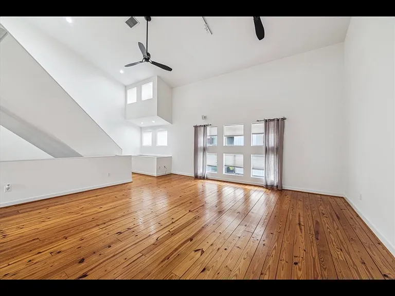 6119 Gehring St — Photo 3