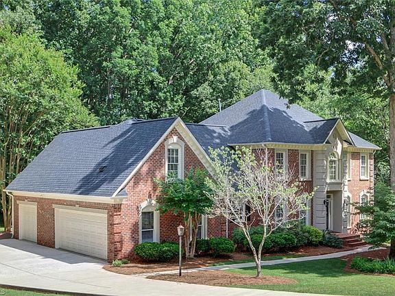4th image of 6098 Moores Creek Dr