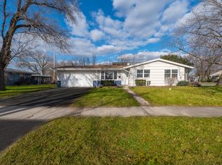 134 Laura Ln, Burnham, IL 60476