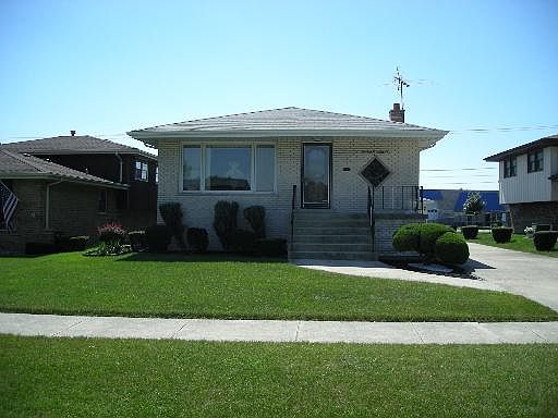 1st image of 7555 W 174th St