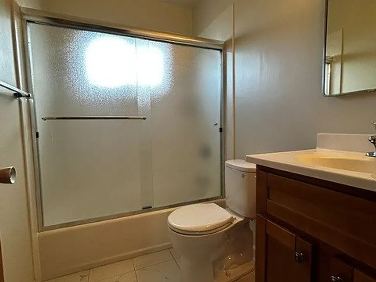 939 Lexington Ave #12 — Photo 18