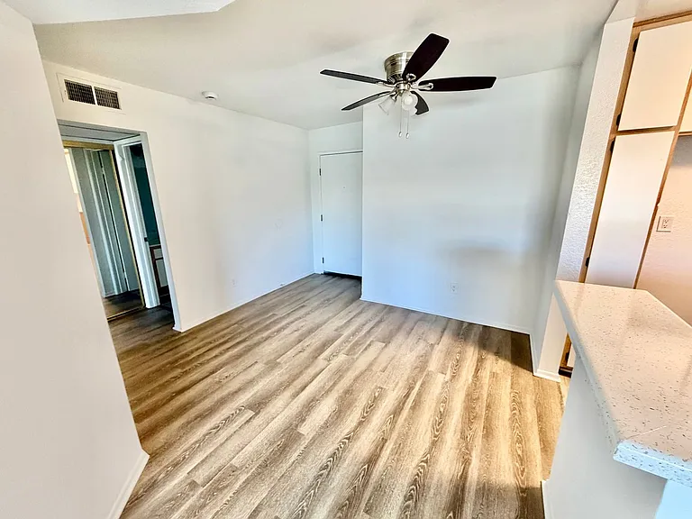 Lassen Apartments — Photo 13
