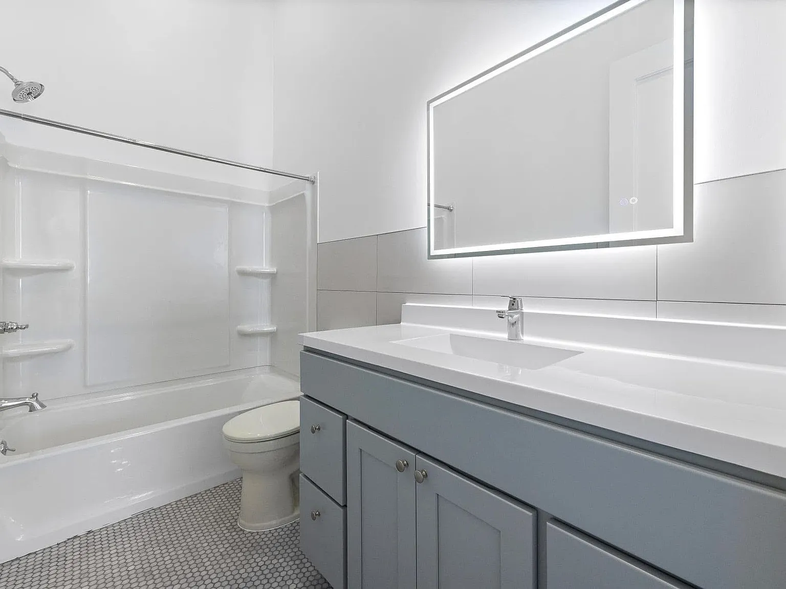 2 bed, 2.0 bath, 1000 sqft, $3,100 — Photo 2