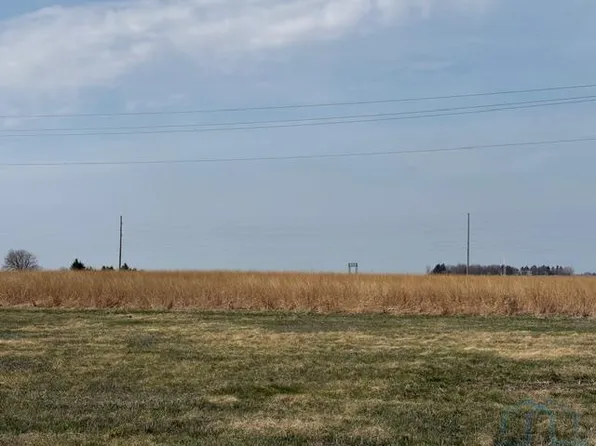 1033476001 Bv Cir, Storm Lake, IA 50588