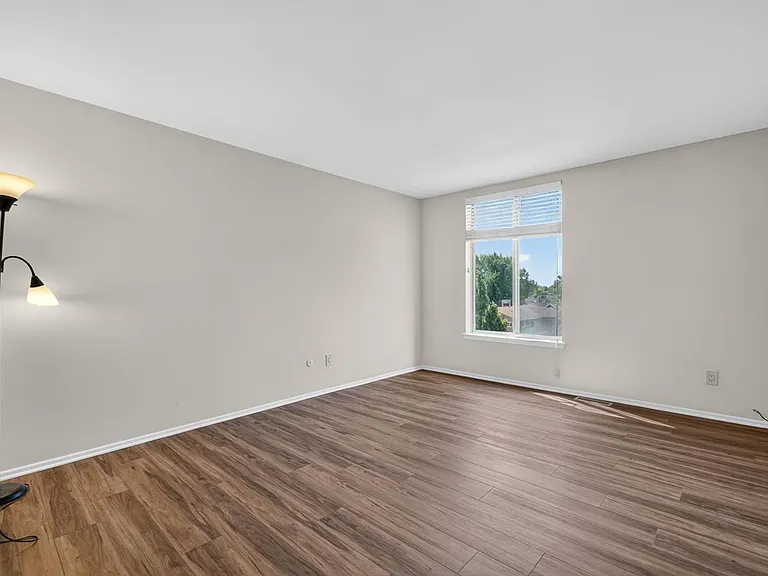 600 W Brown St #309 — Photo 17
