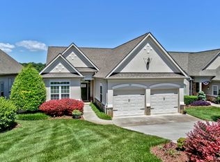 929 Rarity Bay Pkwy, Vonore, TN 37885