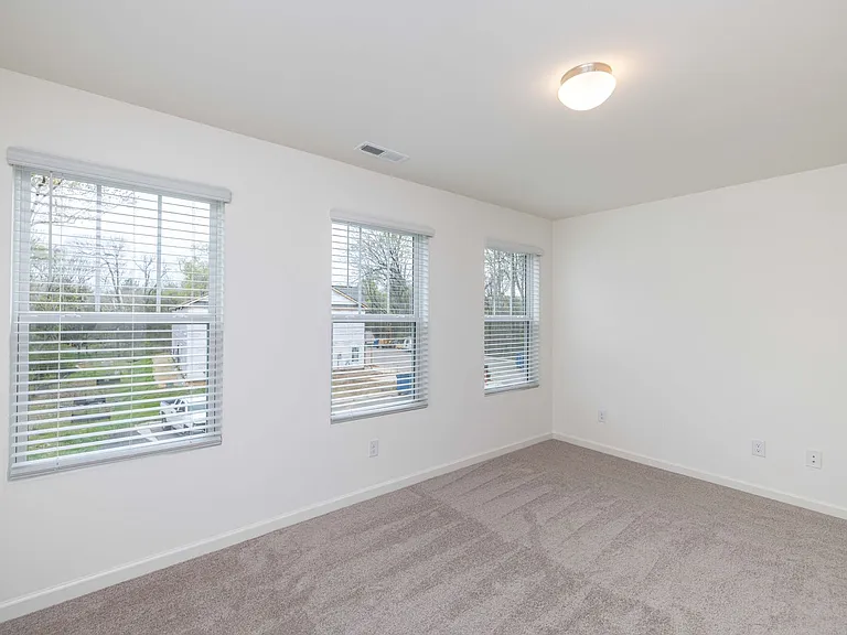 461 Kinnerton Pl — Photo 11