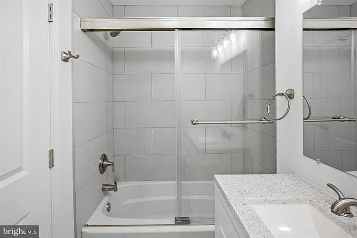 2014 Connecticut Ave NW #B — Photo 11