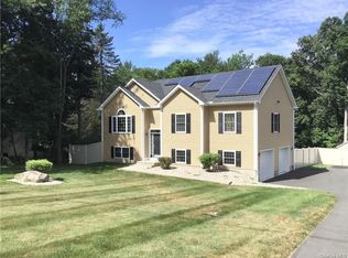 157 Sycamore Dr, New Windsor, NY 12553