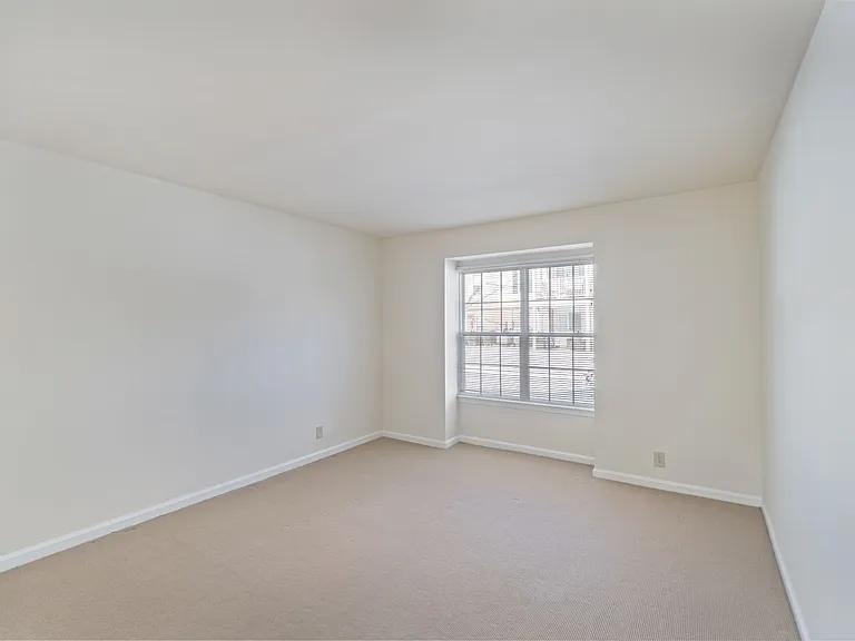 1264 Villa Ln #C — Photo 10