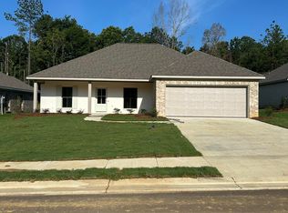 962 Riverside Ln, Pearl, MS 39208