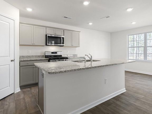 3rd image of 433 Citron St