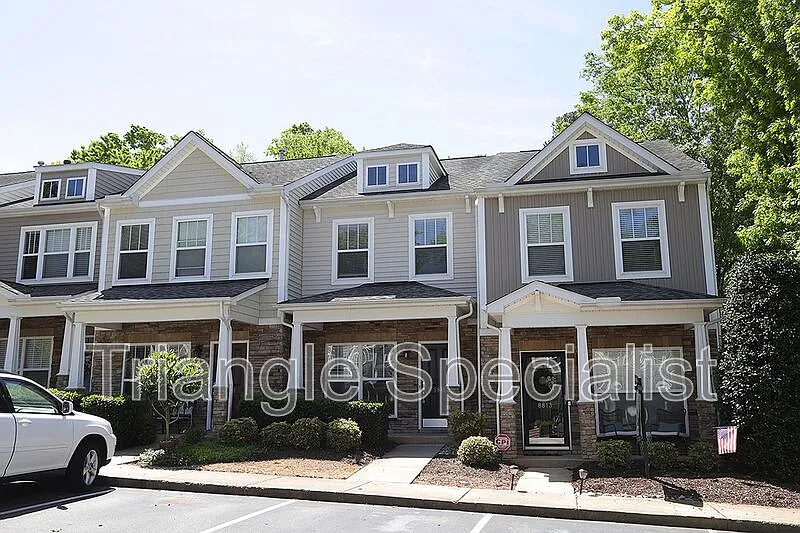 Building Photo - 8811 Orchard Grove Way