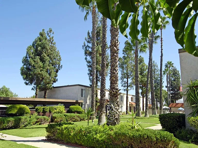 Casa del Valle Apartments — Photo 7