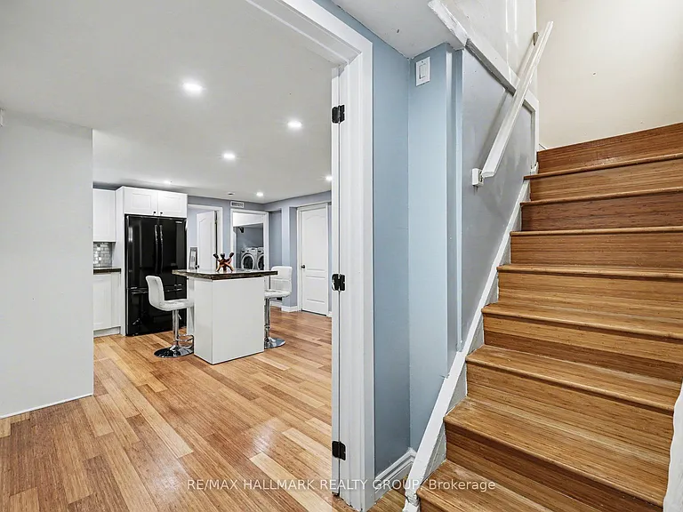 1307 Vancouver Ave #B — Photo 4