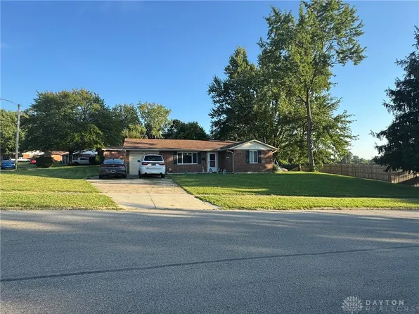 1305 Saratoga Dr, Troy, OH 45373
