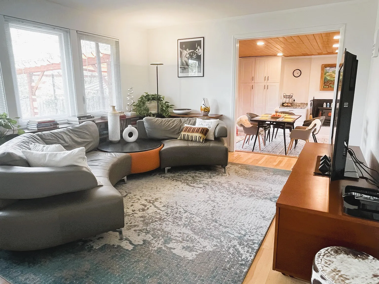 2 bed, 1150 sqft, $2,500 — Photo 4