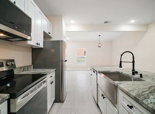 201 N Dewey St #103, Eustis, FL 32726