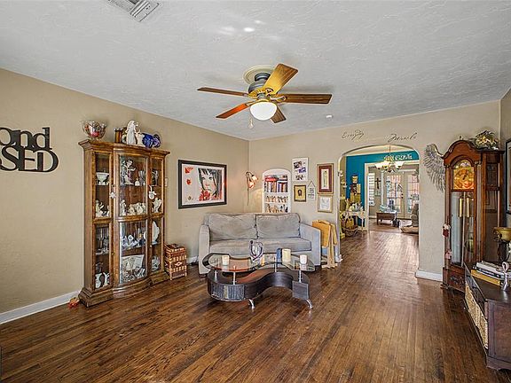 3rd image of 3215 NW 26th St