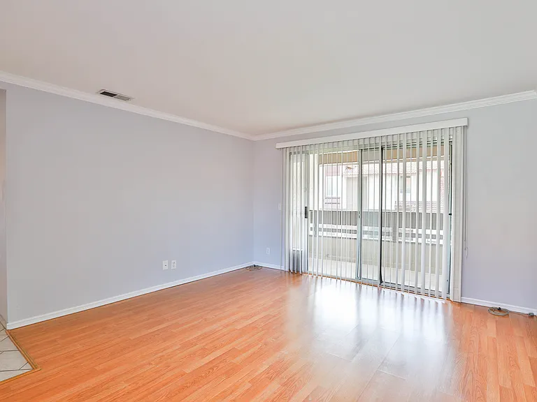 1300 Brentwood Cir #D — Photo 13