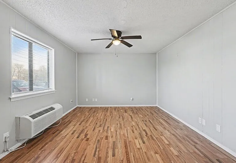 1045 S Happy Hollow Rd #1 — Photo 11