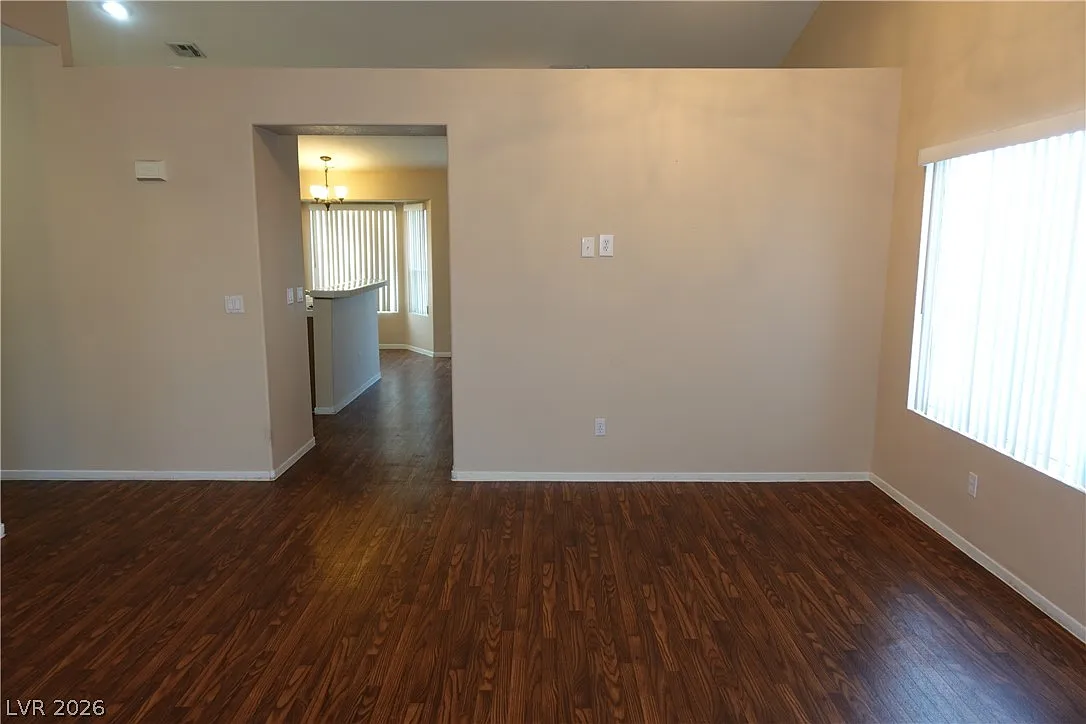 3 bed, 2.0 bath, 1596 sqft, $2,100 — Photo 4