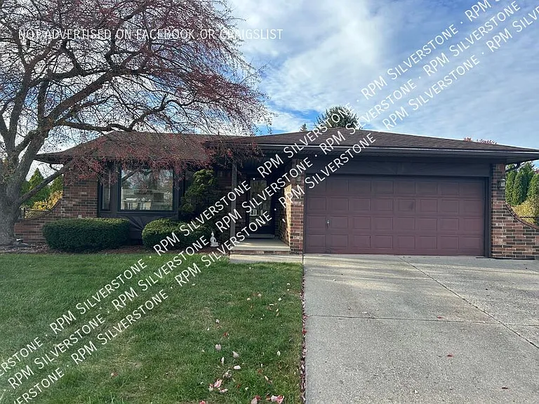 39247 Iris Ct — Photo 1