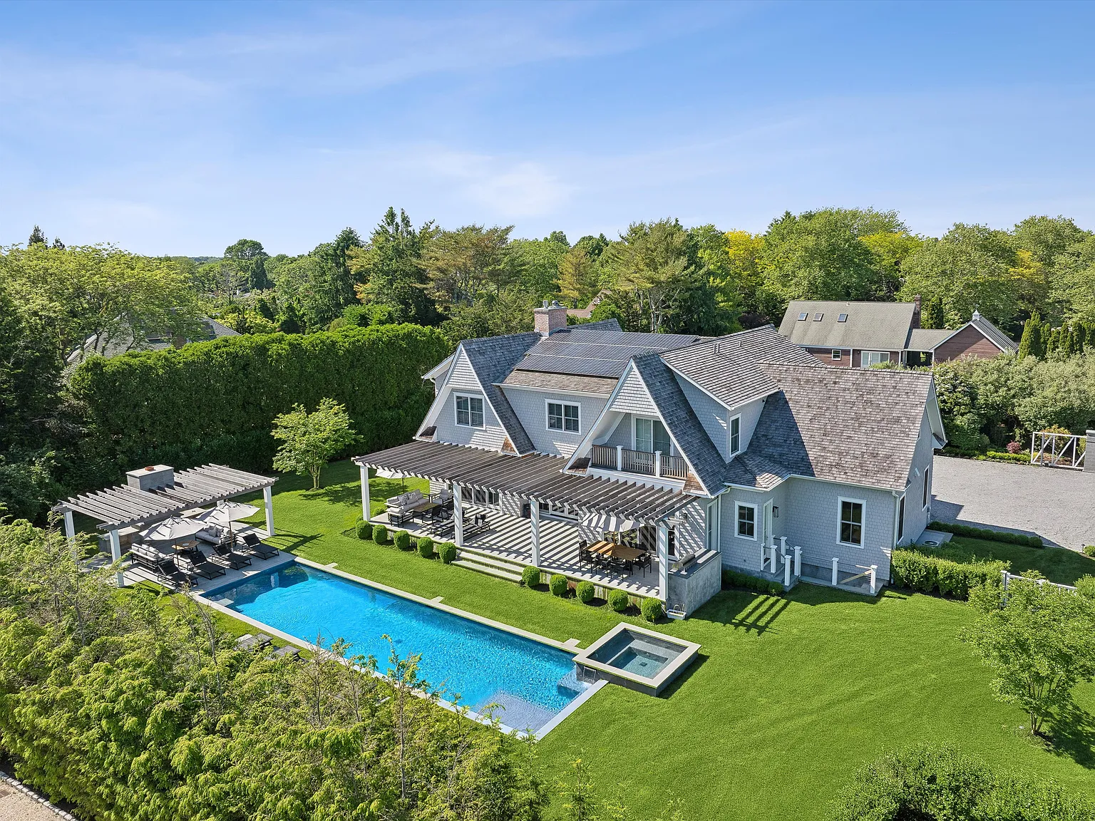 Southampton Village Rental — Photo 1