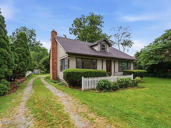 5th image of 28968 E River Rd