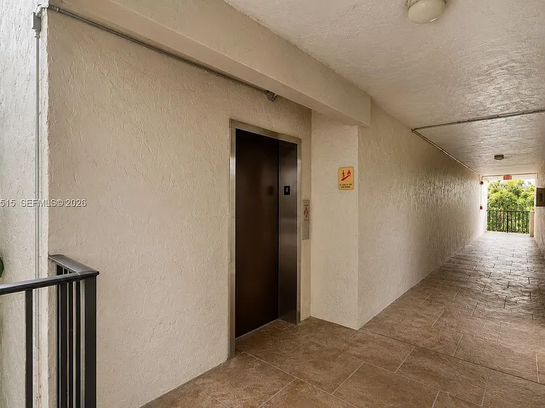 6904 N Kendall Dr #F305 — Photo 25