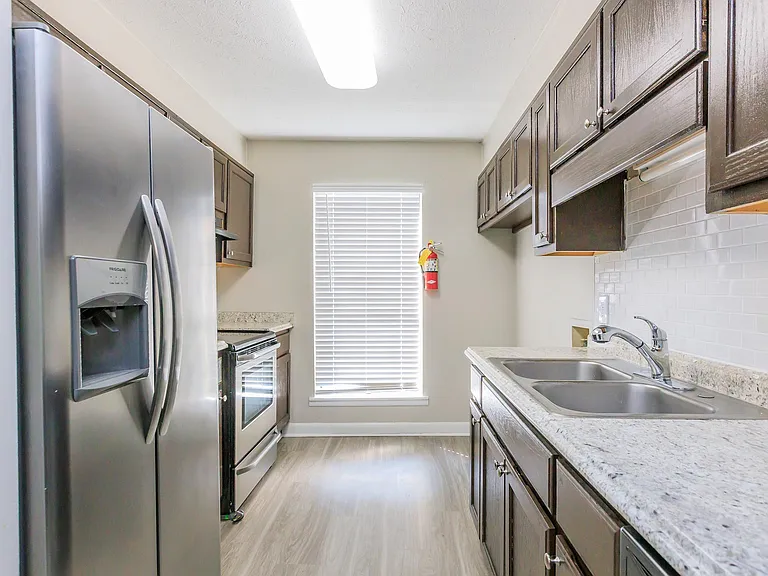 Ashley Oaks Apartments — Photo 20