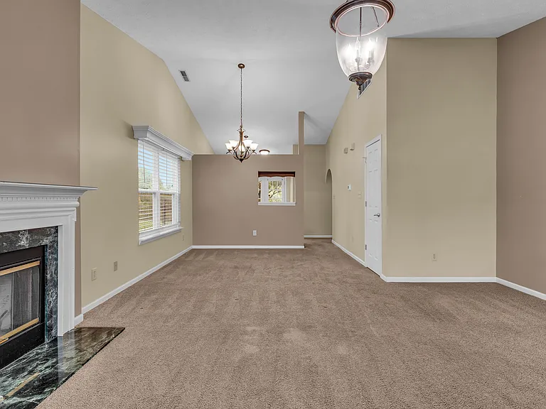 6748 Wimbledon Dr — Photo 7