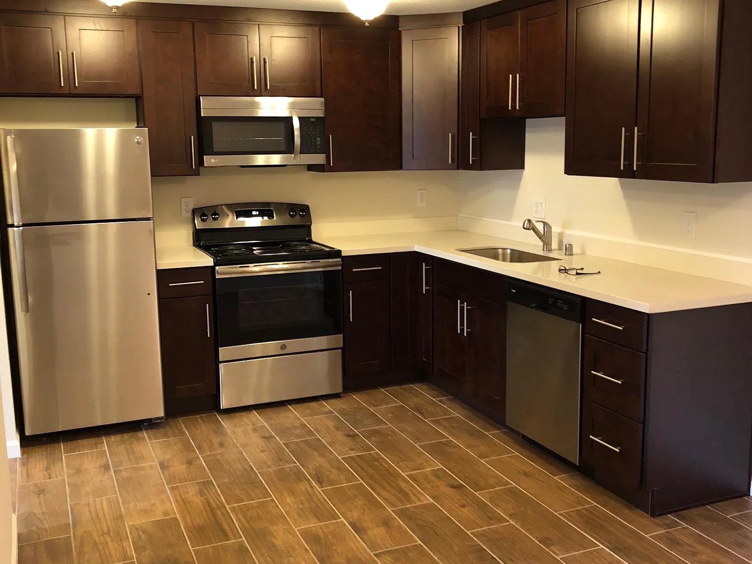 1150 Sunset Blvd NE — Photo 4