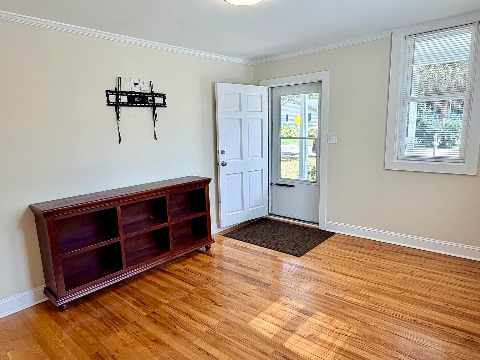 2 bed, 1.5 bath, 875 sqft, $3,200 — Photo 4