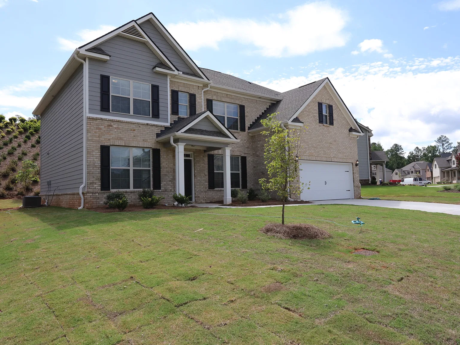 5 bed, 3122 sqft, $3,350 — Photo 2