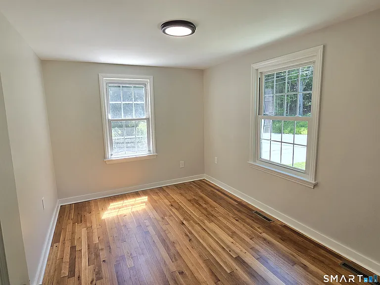 157 S River Rd — Photo 7