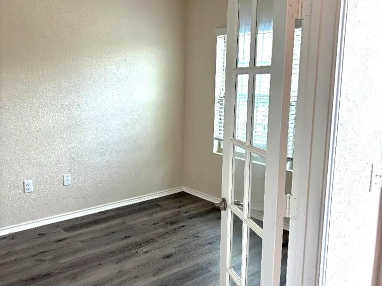 3804 NW Alpine Autumn Dr — Photo 2