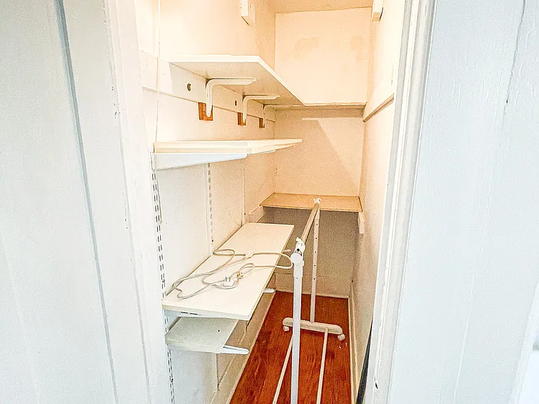 705 E Seneca St — Photo 11