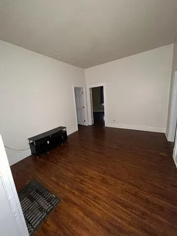 1007 N Gordon St — Photo 2