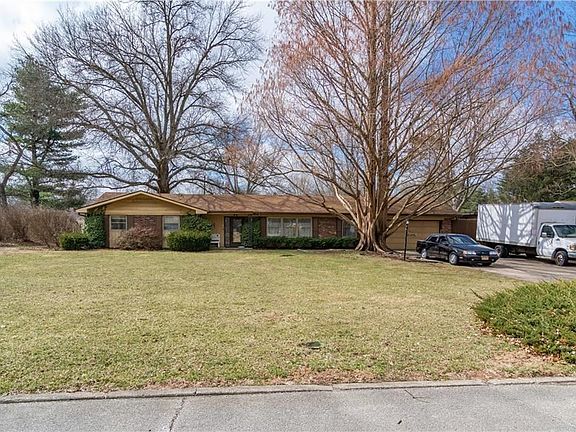 3rd image of 81 Briarwood