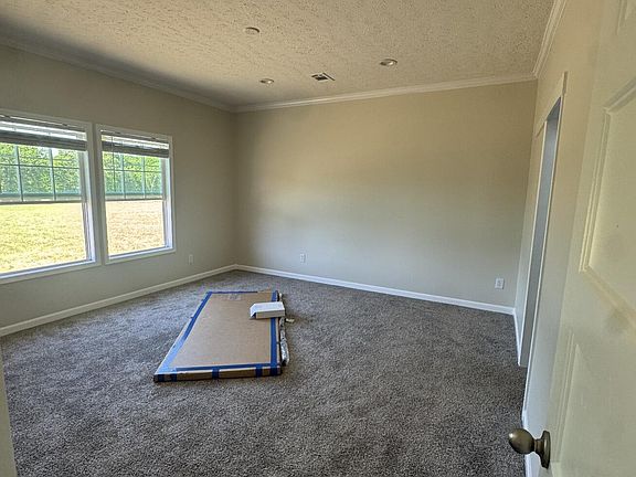 3rd image of 3168 New Holland Rd