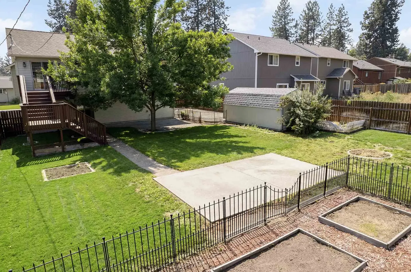 3717 E 34th Ave — Photo 2